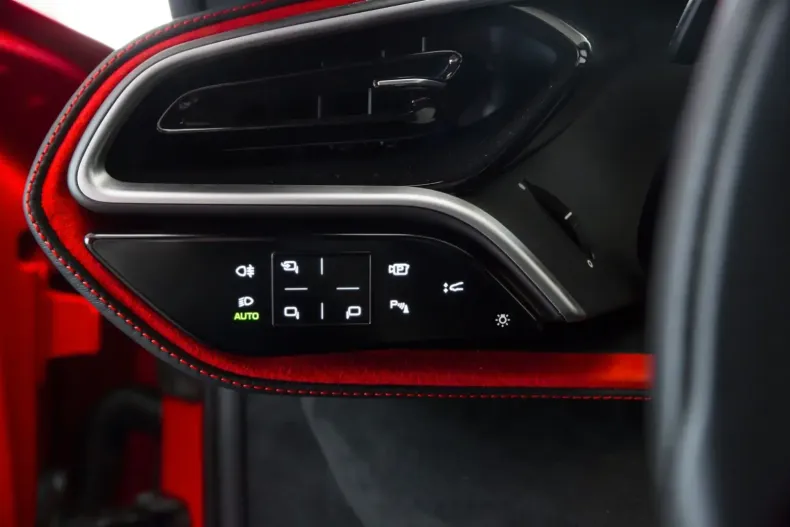 Ferrari 296 GTB din 2023 cu 21.429 km - oferta FER115813 - foto 6