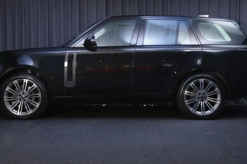 Land Rover Range Rover din 2023 cu 29.500 km - oferta LAN115829 - foto 2