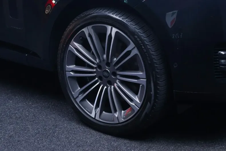 Land Rover Range Rover din 2023 cu 29.500 km - oferta LAN115829 - foto 4