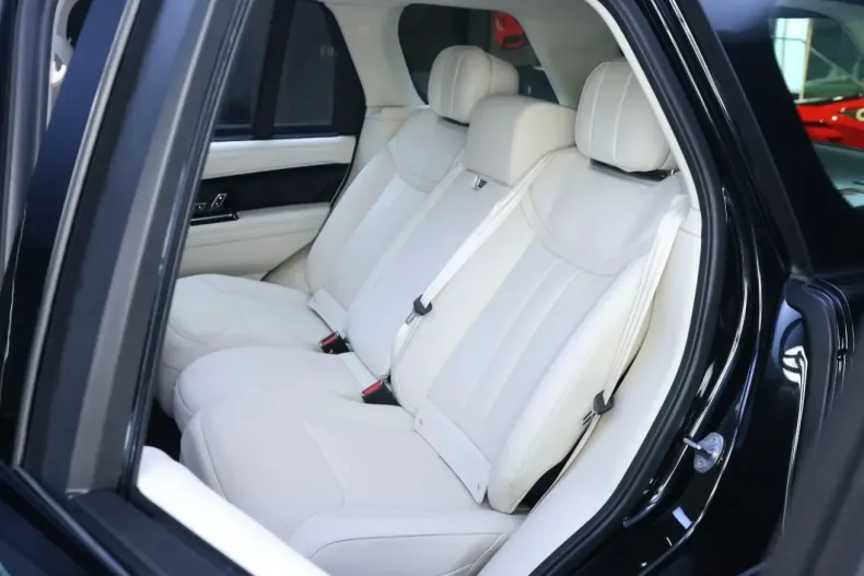 Land Rover Range Rover din 2023 cu 29.500 km - oferta LAN115829 - foto 10