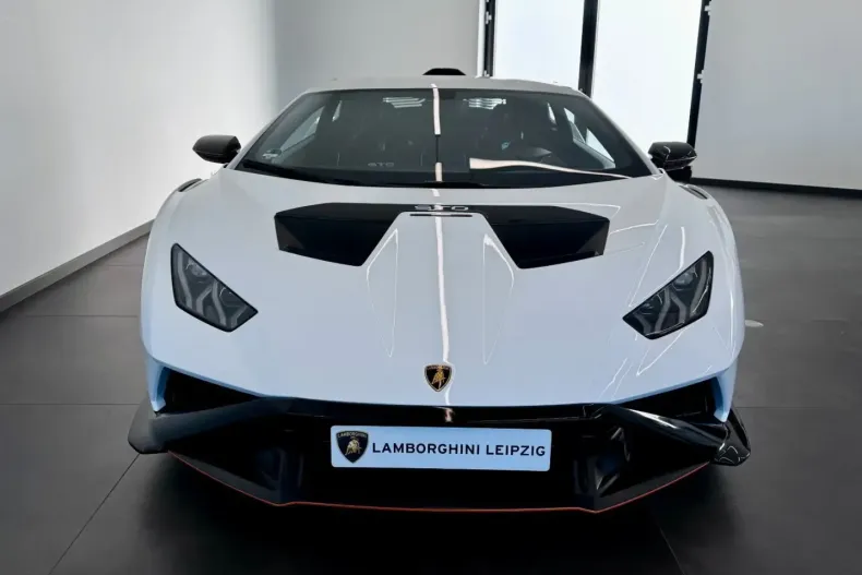 Lamborghini Huracán din 2024 cu 8.272 km - oferta LAM115843 - foto 2