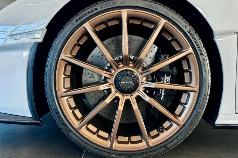 Lamborghini Huracán din 2024 cu 8.272 km - oferta LAM115843 - foto 8