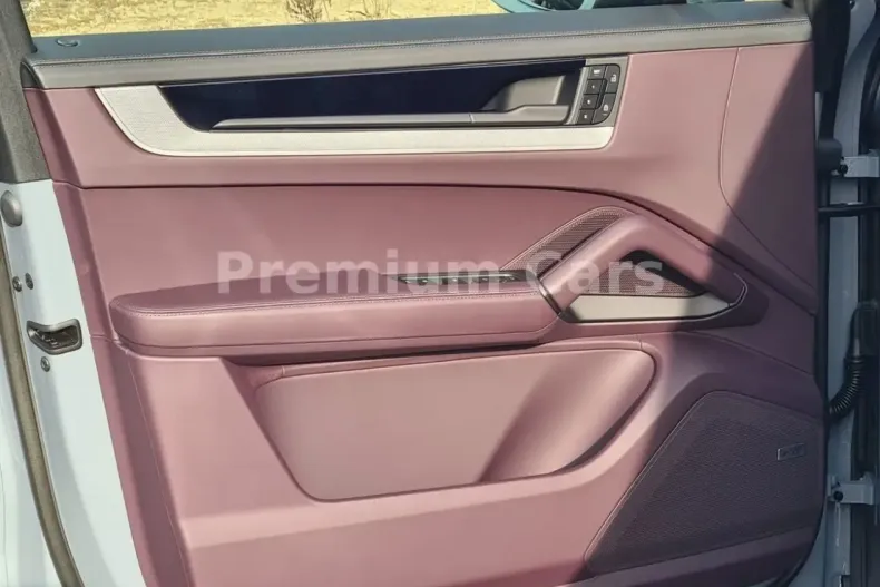 Porsche Cayenne din 2025 cu 10 km - oferta POR115844 - foto 18