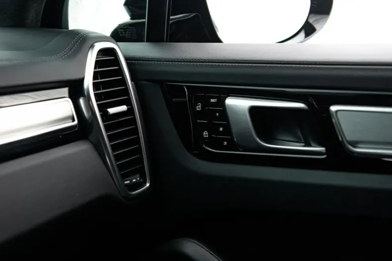 Porsche Cayenne din 2020 cu 52.000 km - oferta POR115848 - foto 25