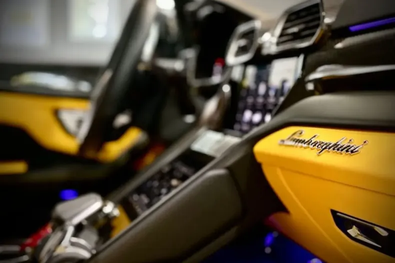 Lamborghini Urus din 2022 cu 21.300 km - oferta LAM115860 - foto 17