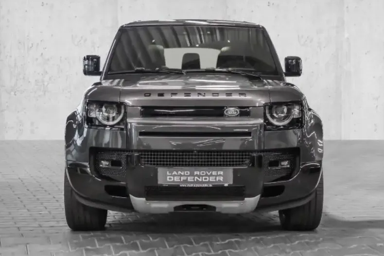 Land Rover Defender din 2024 cu 7.100 km - oferta LAN115866 - foto 1