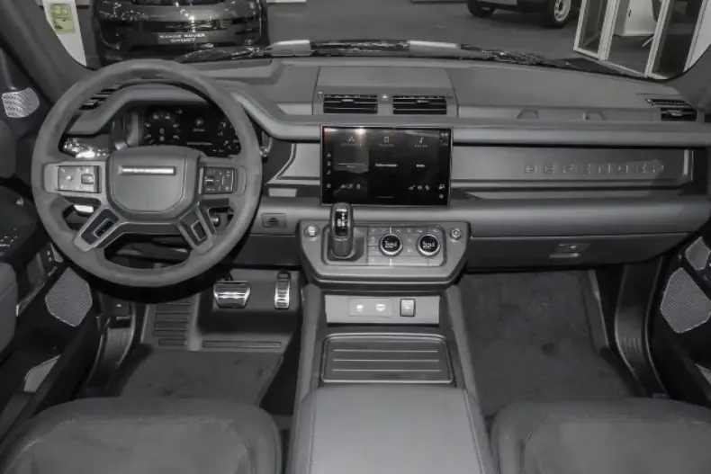 Land Rover Defender din 2024 cu 7.100 km - oferta LAN115866 - foto 7