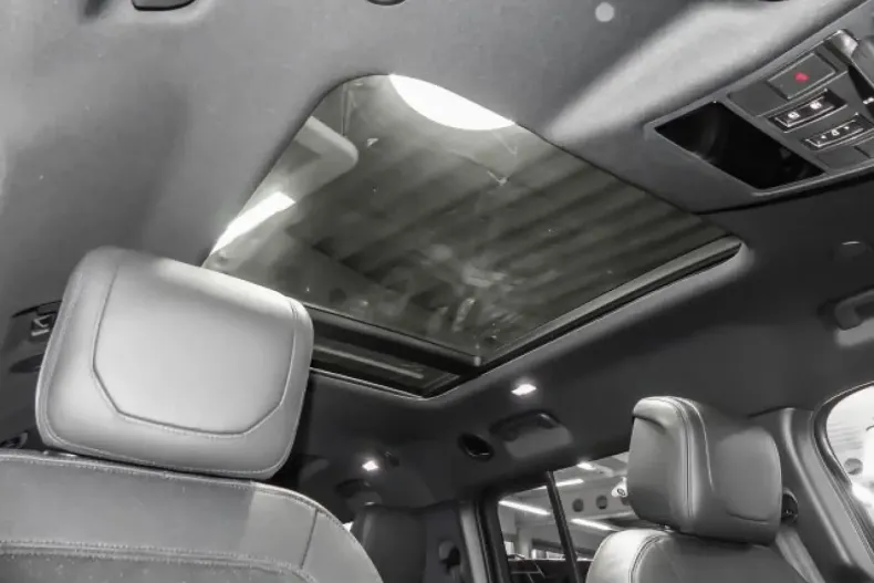 Land Rover Defender din 2024 cu 7.100 km - oferta LAN115866 - foto 18