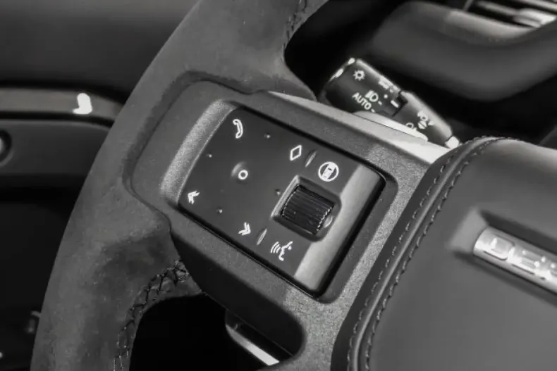 Land Rover Defender din 2024 cu 7.100 km - oferta LAN115866 - foto 19