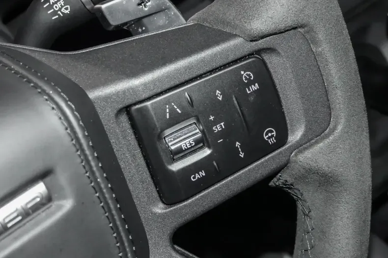 Land Rover Defender din 2023 cu 22.500 km - oferta LAN115867 - foto 11