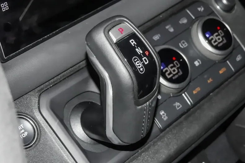 Land Rover Defender din 2023 cu 22.500 km - oferta LAN115867 - foto 12