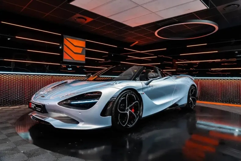 McLaren 750S din 2023 cu 9.500 km - oferta MCL115872 - foto 1