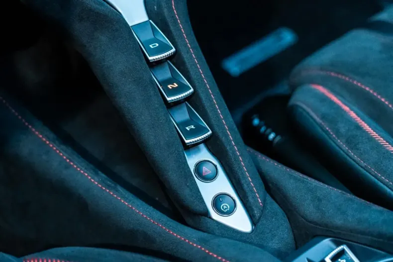 McLaren 750S din 2023 cu 9.500 km - oferta MCL115872 - foto 18