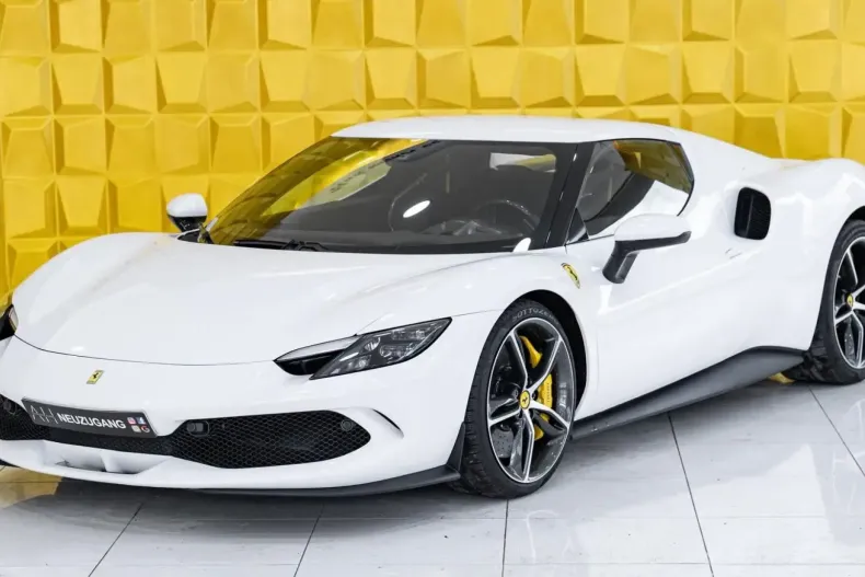 Ferrari 296 GTB din 2023 cu 9.740 km - oferta FER115875 - foto 1