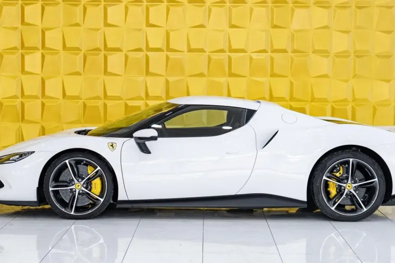 Ferrari 296 GTB din 2023 cu 9.740 km - oferta FER115875 - foto 4