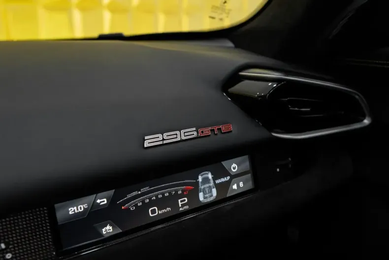 Ferrari 296 GTB din 2023 cu 9.740 km - oferta FER115875 - foto 11