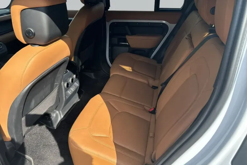 Land Rover Defender din 2023 cu 48.500 km - oferta LAN115878 - foto 9