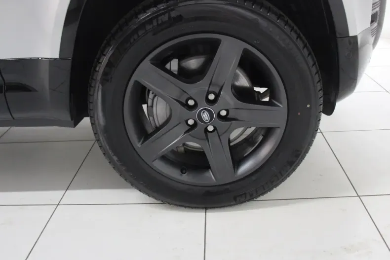 Land Rover Defender din 2024 cu 23.400 km - oferta LAN115879 - foto 18