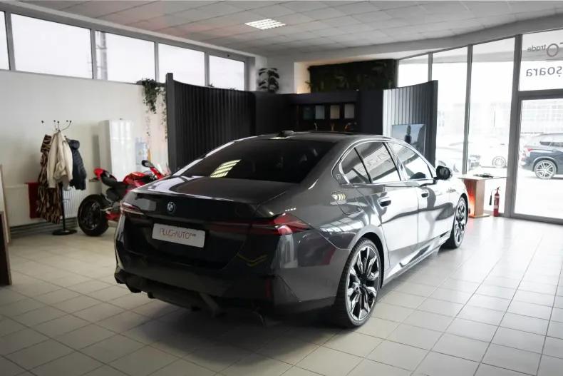 BMW 550 din 2024 cu 25.000 km - oferta BMW115892 - foto 5