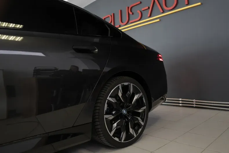 BMW 550 din 2024 cu 25.000 km - oferta BMW115892 - foto 14