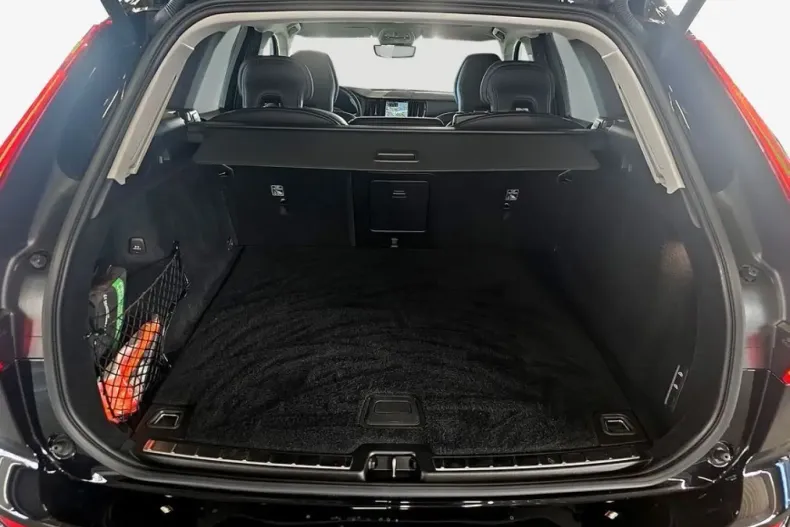 Volvo XC60 din 2023 cu 27.200 km - oferta VOL115893 - foto 6