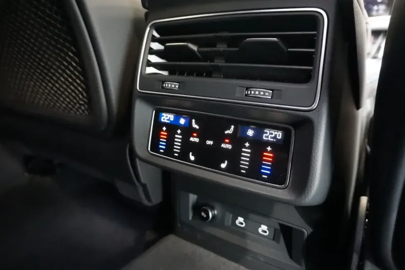 Audi SQ8 din 2022 cu 19.000 km - oferta AUD115899 - foto 10