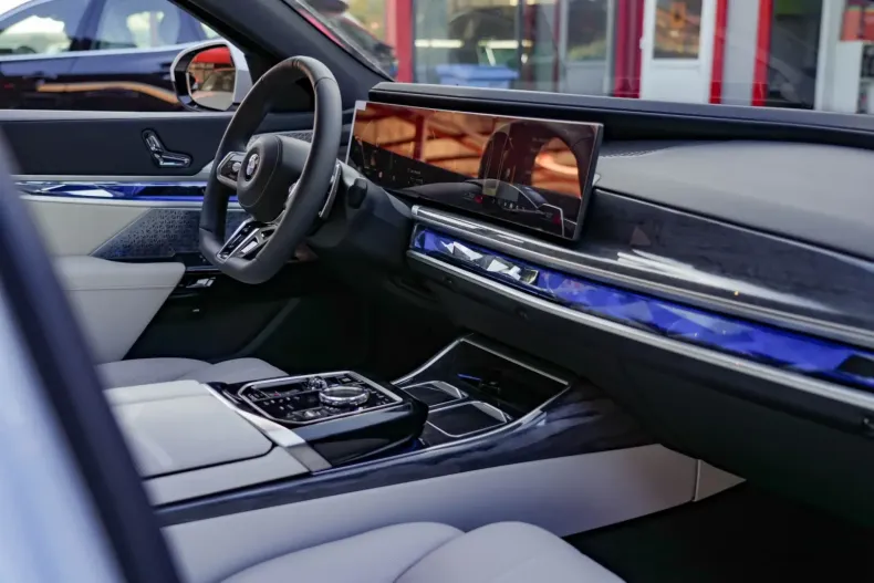 BMW 740 din 2024 cu 50 km - oferta BMW115918 - foto 19