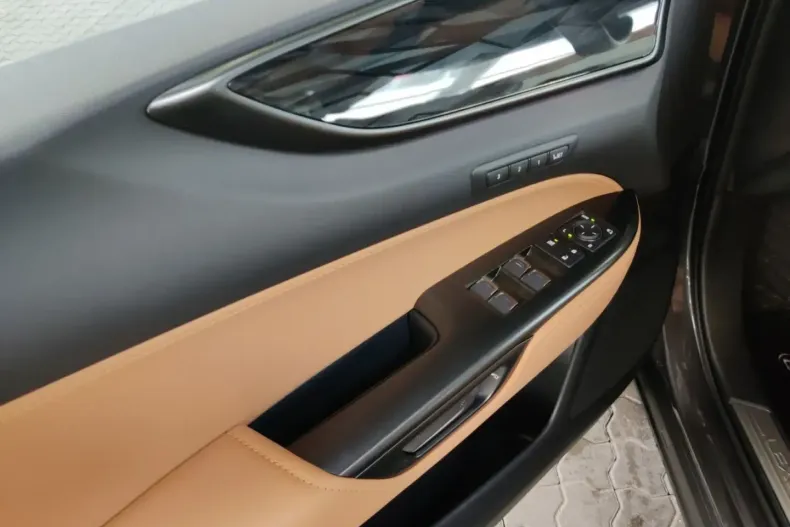 Lexus NX 450h din 2024 cu 35 km - oferta LEX115923 - foto 12