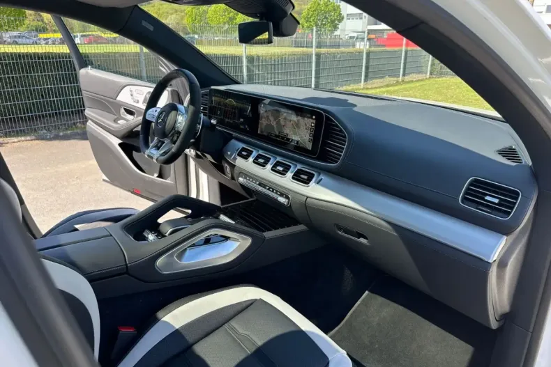 Mercedes-Benz GLE 63 AMG din 2023 cu 11.000 km - oferta MER115924 - foto 22