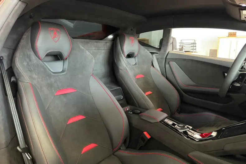 Lamborghini Huracán din 2024 cu 700 km - oferta LAM115925 - foto 23