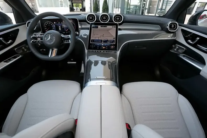 Mercedes-Benz GLC 300 din 2024 cu 10.000 km - oferta MER115927 - foto 4