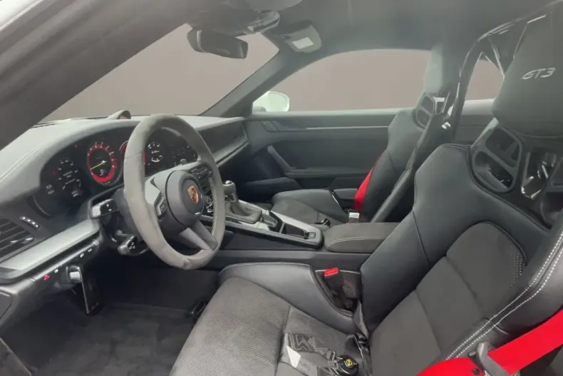 Porsche 992 din 2023 cu 5.400 km - oferta POR115928 - foto 4