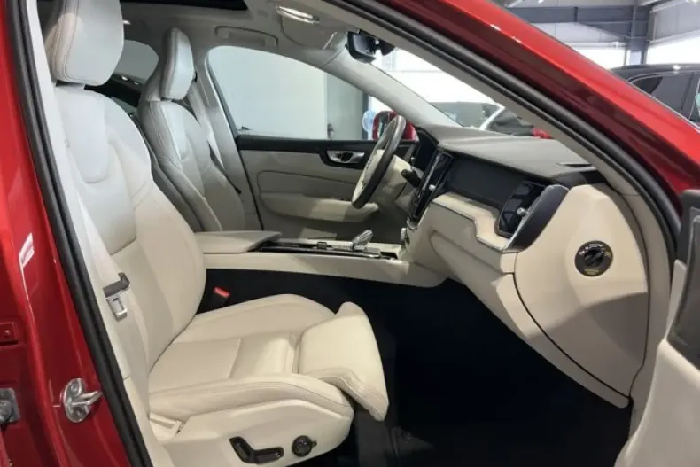 Volvo XC60 din 2023 cu 17.198 km - oferta VOL115929 - foto 11