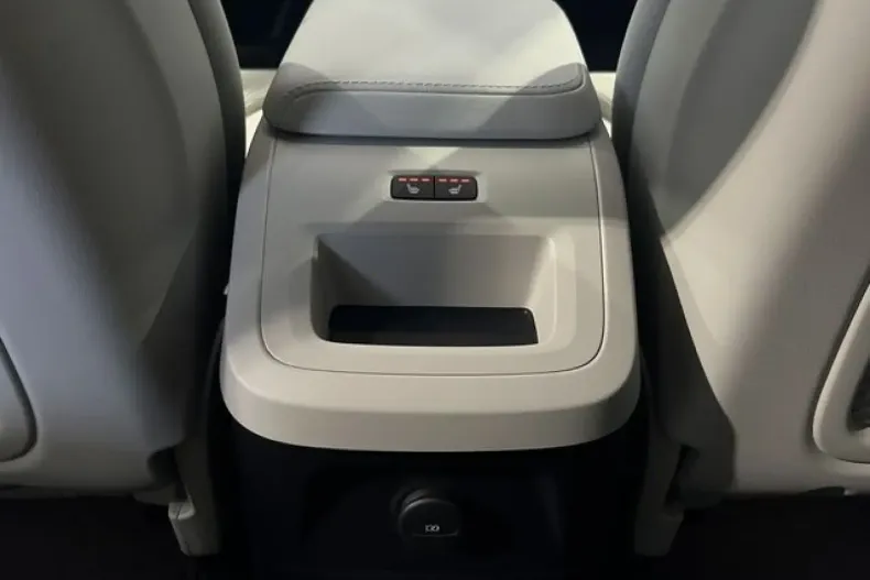 Volvo XC60 din 2023 cu 17.198 km - oferta VOL115929 - foto 17