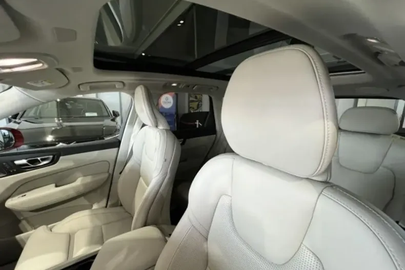 Volvo XC60 din 2023 cu 17.198 km - oferta VOL115929 - foto 19