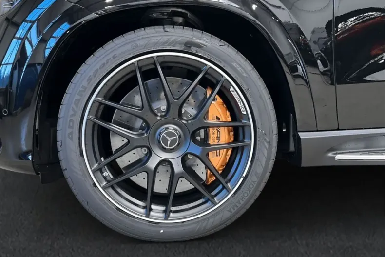 Mercedes-Benz GLE 63 AMG din 2023 cu 4.900 km - oferta MER115937 - foto 8