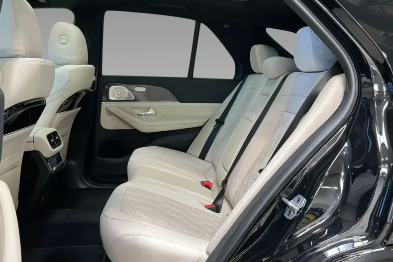 Mercedes-Benz GLE 63 AMG din 2023 cu 4.900 km - oferta MER115937 - foto 9