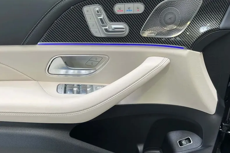 Mercedes-Benz GLE 63 AMG din 2023 cu 4.900 km - oferta MER115937 - foto 10