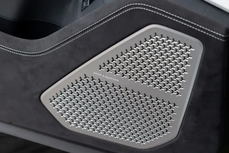 Lamborghini Urus din 2023 cu 4.999 km - oferta LAM115942 - foto 24