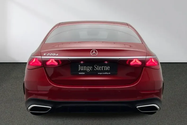 Mercedes-Benz E 220 din 2023 cu 5.000 km - oferta MER115944 - foto 3