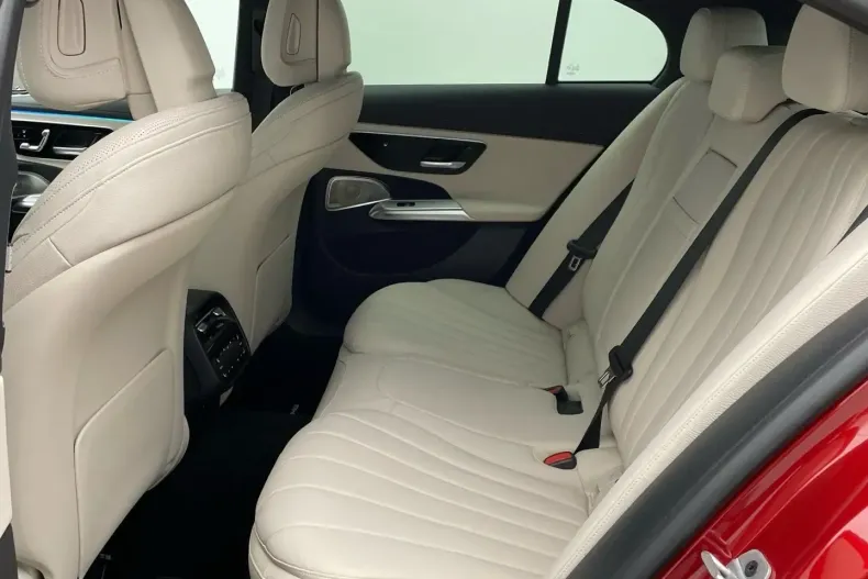 Mercedes-Benz E 220 din 2023 cu 5.000 km - oferta MER115944 - foto 12