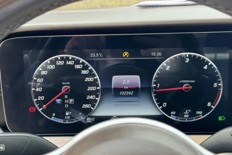 Mercedes-Benz E 220 din 2020 cu 102.500 km - oferta MER115949 - foto 13