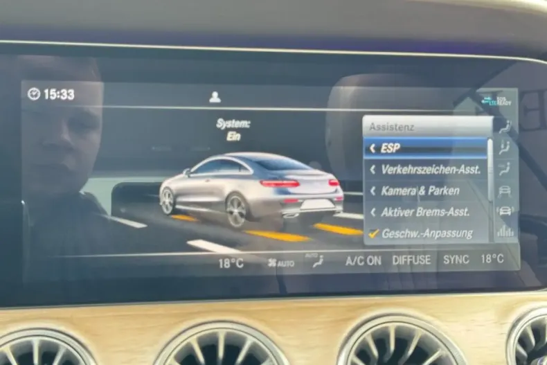 Mercedes-Benz E 220 din 2020 cu 102.500 km - oferta MER115949 - foto 17