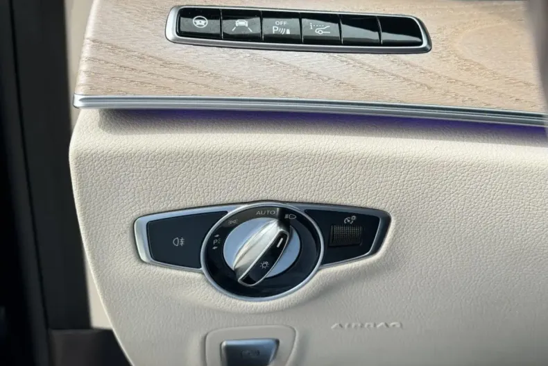 Mercedes-Benz E 220 din 2020 cu 102.500 km - oferta MER115949 - foto 22