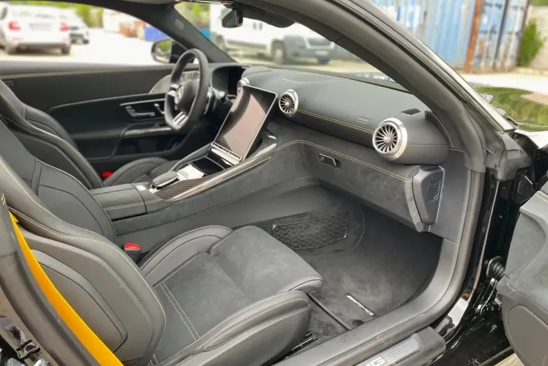 Mercedes-Benz AMG GT din 2024 cu 4.000 km - oferta MER115953 - foto 7