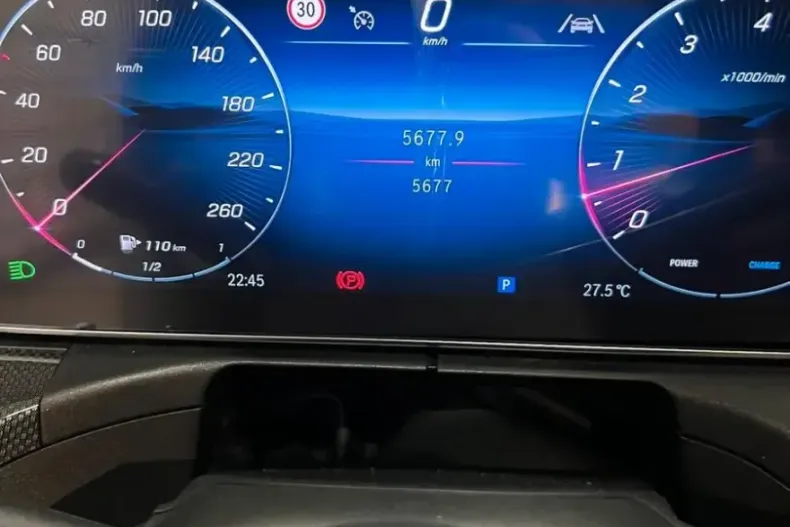 Mercedes-Benz CLE 300 din 2024 cu 5.800 km - oferta MER115957 - foto 13