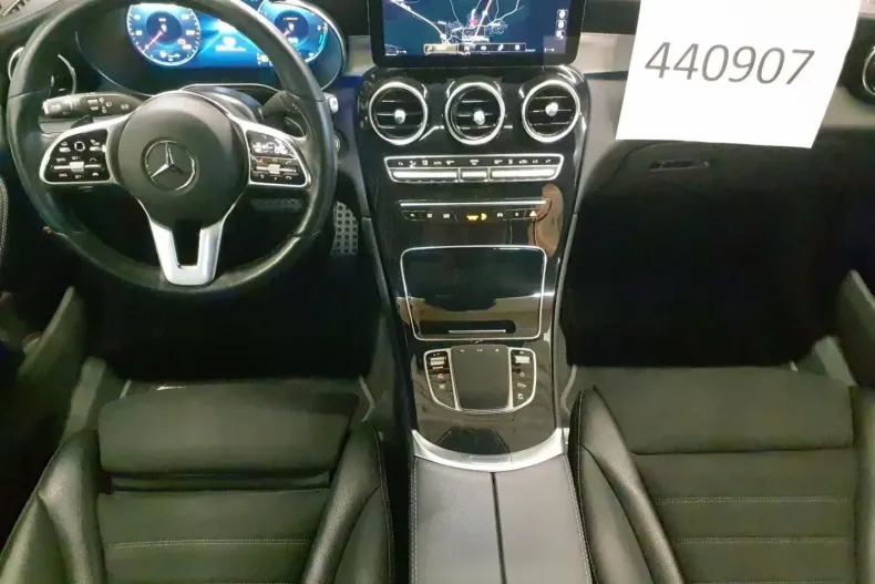 Mercedes-Benz GLC 300 din 2021 cu 66.423 km - oferta MER115966 - foto 4