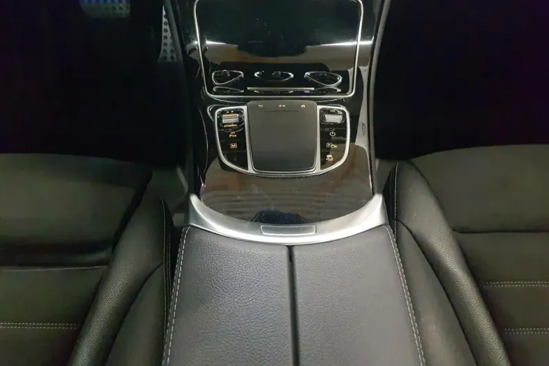 Mercedes-Benz GLC 300 din 2021 cu 66.423 km - oferta MER115966 - foto 5