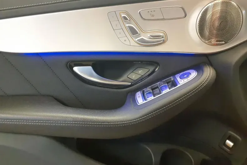 Mercedes-Benz GLC 300 din 2021 cu 66.423 km - oferta MER115966 - foto 10