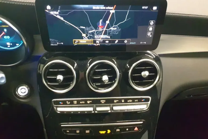 Mercedes-Benz GLC 300 din 2021 cu 66.423 km - oferta MER115966 - foto 13